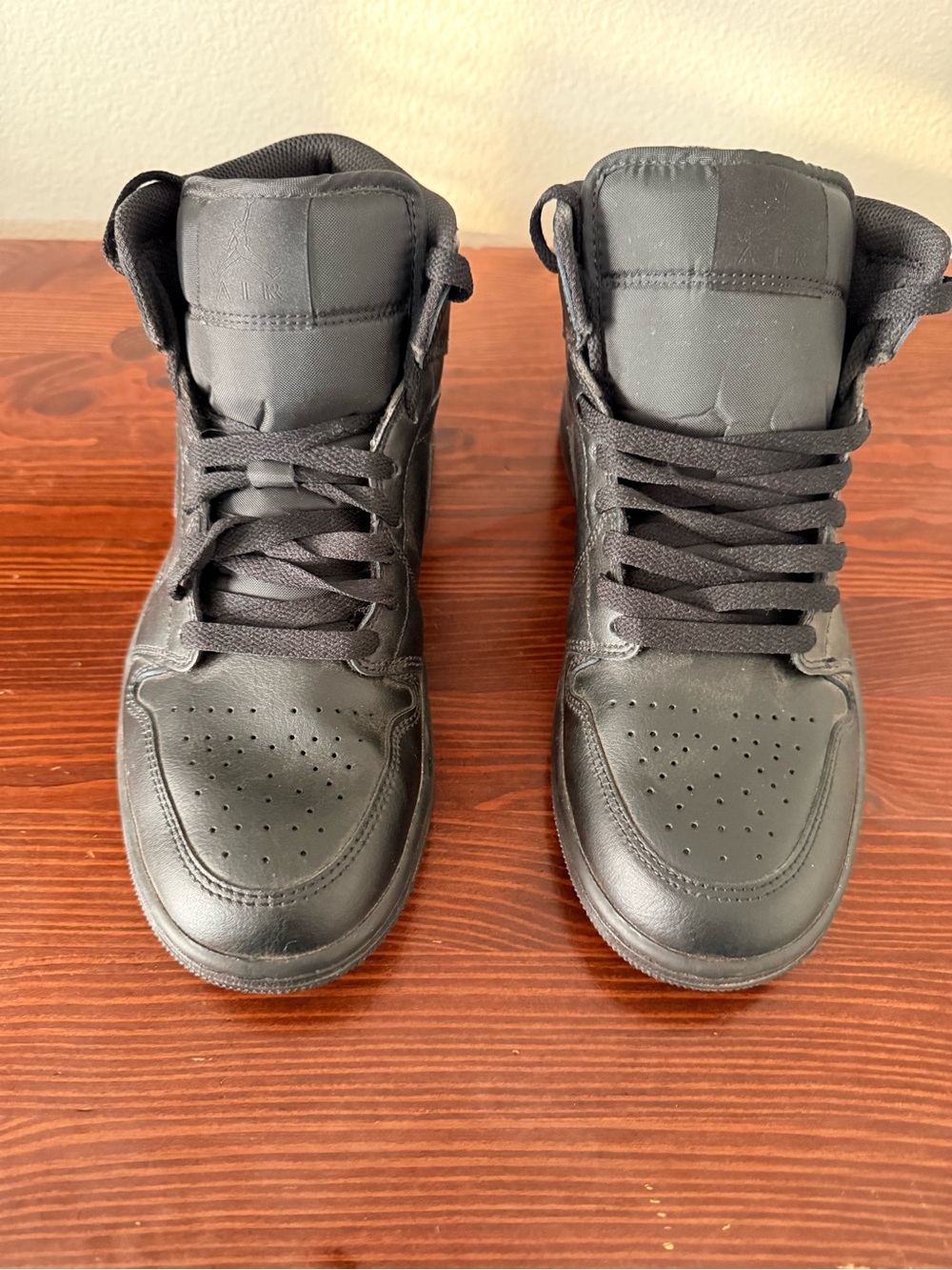 Nike Air Jordan 1 Mid Triple Black - Picture 2 of 7